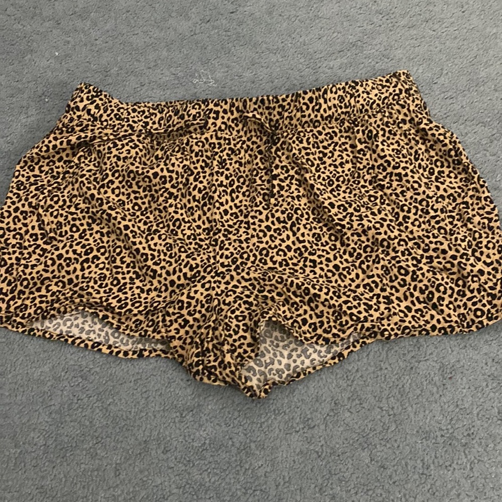 Cheetah print flowy shorts